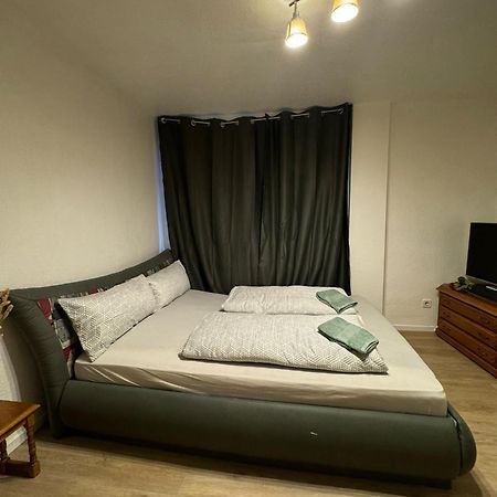 Moebliertes Zimmer Mit Tv, Internet & Kompletter Ausstattung In Bonn-Mehlem Eksteriør billede